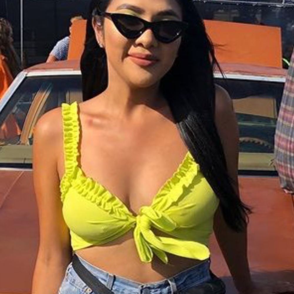 Light Lime Rib Ruffle Detail Crop - Picture 2 of 4